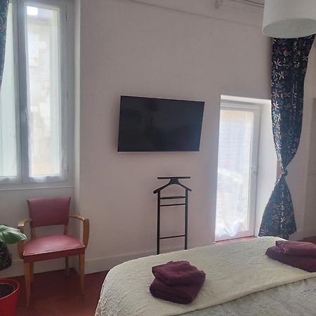 Logis De Fornel Bed & Breakfast La Rochefoucauld Exterior foto
